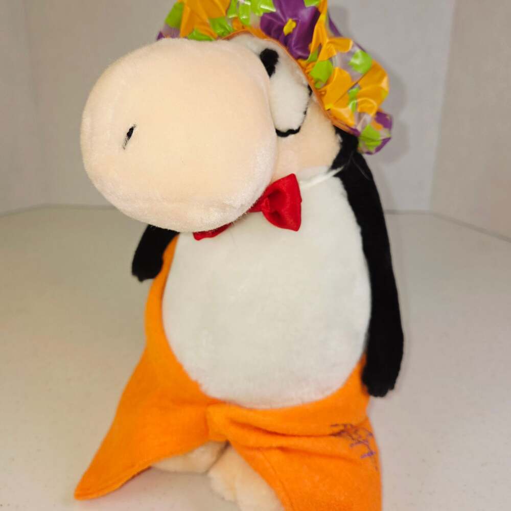 Vintage 1985 Dakin Opus Penguin Bloom County Holiday Hotel Wet Phase Plush Toy